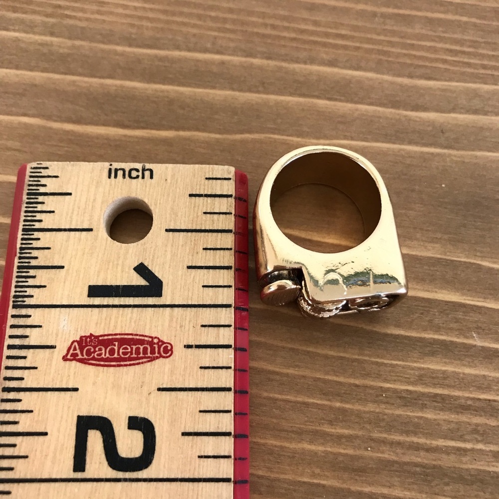New Size 5/6 Novelty Ring that looks like a Lighter - Picture 8 of 10